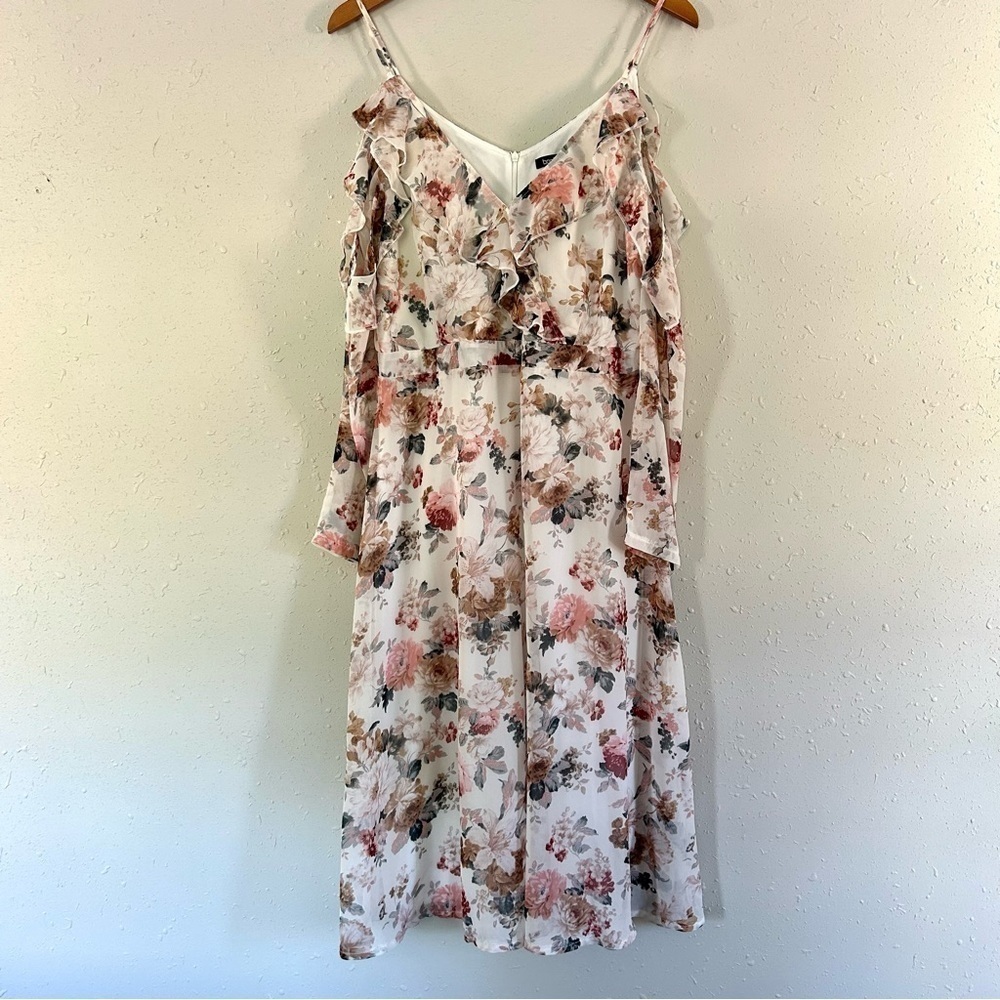 🦋 Boohoo Floral Ruffled Midi Dress Size 12 - fit is more US 8/10